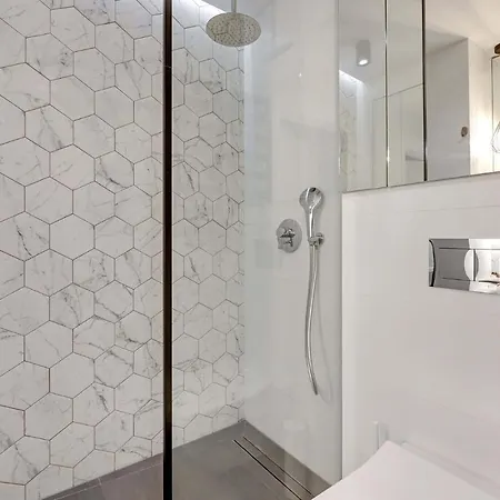 Equus מלון דירות סופוט